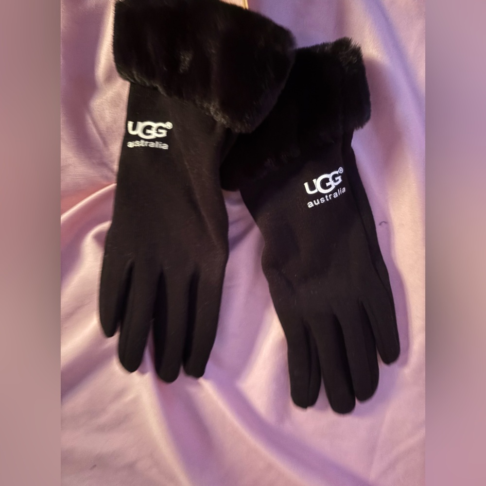 Women’s Black Knit Tech Gloves